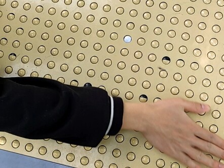 صدفة في الحديقة: لوح شطرنج مُصمَّم خصيصًا، لكنني عجزت عن رفع يدي رغم بذل كل جهدي!