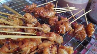 Grilled chicken popular Thai dishes "Gai Yang" enjoy eating thai food in bangkok