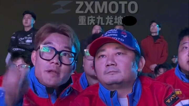 Zhang Xue wins the second motocross race, and Zhang Xue herself can’t contain her excitement while w