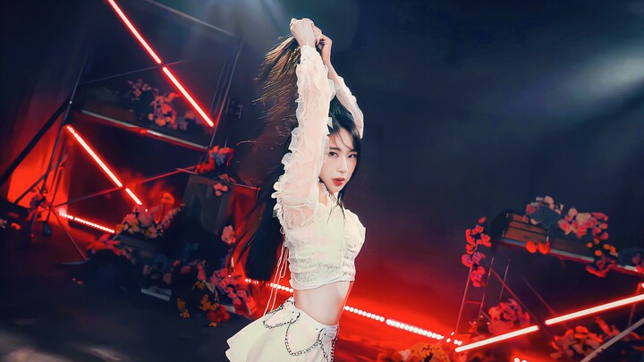 [ChaeYeon - Lee Chae-yeon] Makeup and styling seamlessly blend with the backup dancers; her skin glo