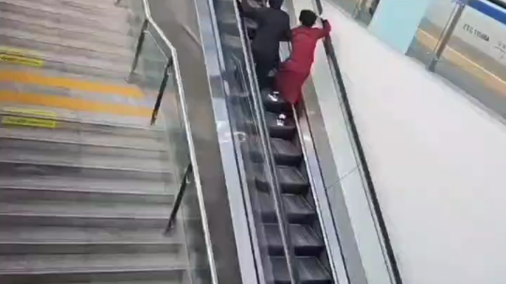 في الواقع، من الجيد أن لا يخرج المسنون من المنزل