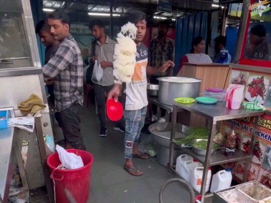 التحميص الهندي للأرز في الهواء