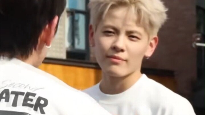 กุญแจเลื่อนแห่งโลกมนุษย์ หยางซูอวี่! หลงรักเธอง่ายกว่าหายใจเสียอีก!