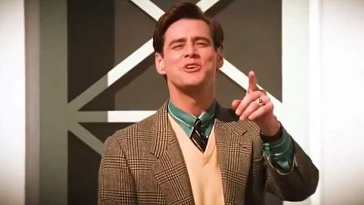 Từ khi sinh ra, đàn ông đã bị giám sát trong suốt cuộc đời; mọi thứ đều là giả tạo.