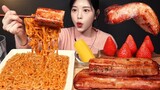 SUB)육즙팡팡 통삼겹베이컨에 까르보 불닭볶음면 먹방! 디저트 대왕딸기까지 꿀조합 리얼사운드 Carbo Buldak & Bacon Mukbang Asmr