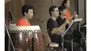 Orang ini bisa menyanyikan Opera Peking dalam bahasa Inggris, siapa bilang orang Cina tidak bisa mem