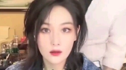 Zhang Xinyu has disabled the livestream tipping feature! Turns out, marrying the right person really