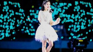 "Đừng gọi encore, chúng ta cùng hát bài hát đêm" Thay vì hô encore, hãy dùng hợp xướng, một màn hợp 