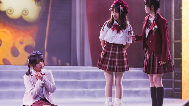 Ten energetic high school girls perform “Blooming with Dreams” at the school’s New Year’s Eve gala!!