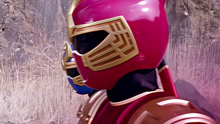 [Special effects commentary] Two-color lightning tears through the night, and the Thunder Ninja rush