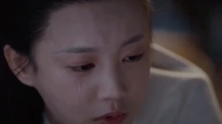 “I’ll just hold on a little longer—until my fingernails turn color.” Li Yi from “Hearldry in the Pav