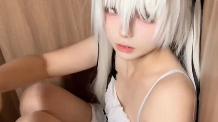 Cô em gái thích giấu đồ