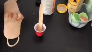 学雕塑的小姐姐展示自己做的“半成品”，远看真的会被吓一跳...