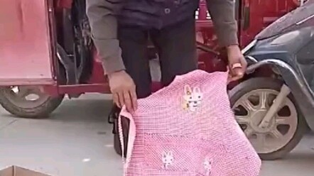 مهارة العم في تقليد الأصوات مذهلة!