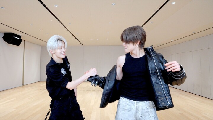 أداء تتابعي لـ "Talk to You" مع جيهون من TWS | يونجون