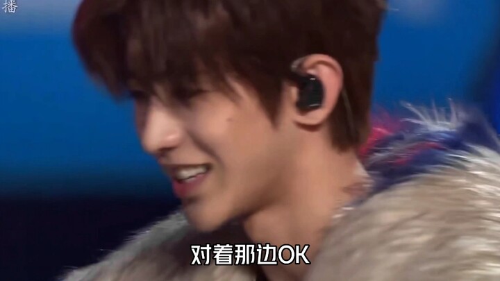 Anh Khôn phát lì xì rồi, mau cảm ơn anh Khôn!