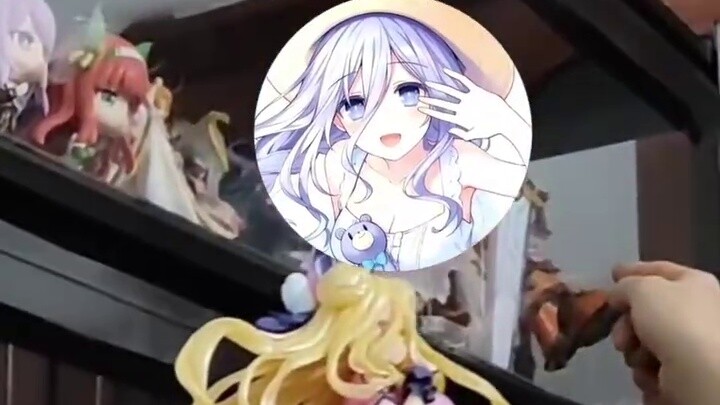 Ibuku: "Kamu menghabiskan begitu banyak uang untuk membeli sebuah figure?!" Aku: Ya, ya, oh