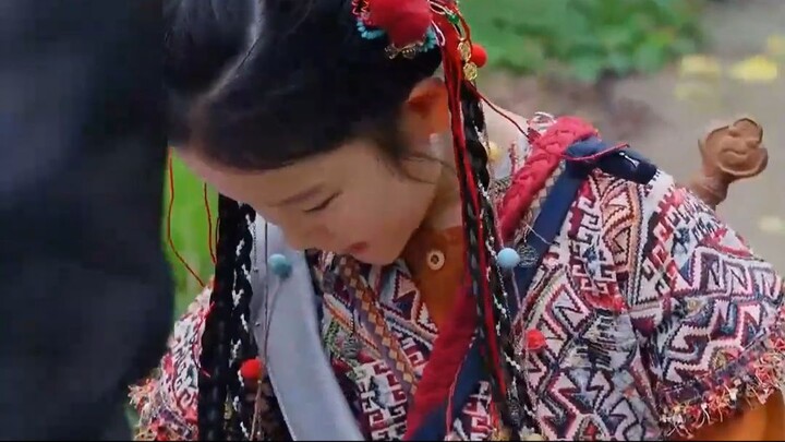 เด็กอัจฉริยะวัย 5 ขวบช่วยชายในโลงให้ฟื้น เขาพบว่าเด็กคือดาวนำโชค จึงรับมาเลี้ยงอย่างทะนุถนอม!