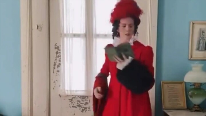 Proses ganti busana rok era Kekaisaran Napoleon tahun 1812; ketika kamu terlempar ke tahun 1812, yan
