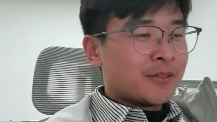 ใบหน้าแดงระเรื่อของเด็กหนุ่มยิ่งกว่าคำบอกรักใดๆ รักเจ้าเหลือเกิน… อู๋เต้า…