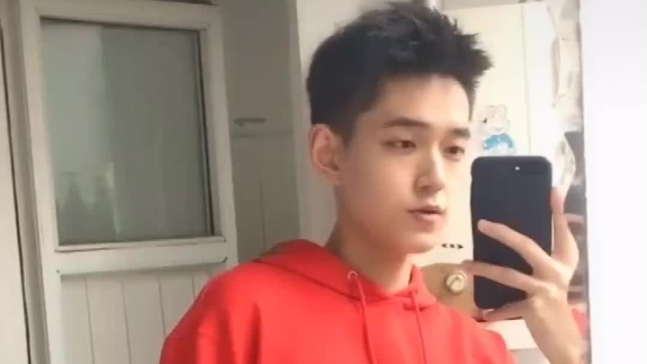 Begitu musik mulai diputar, kamu langsung tahu ini bakal seru — Episode 324: Cowok-cowok Goyang Seru