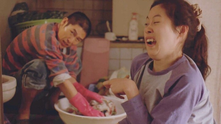 A murderous man and a woman with cerebral palsy, the love between two marginalized people, the movie