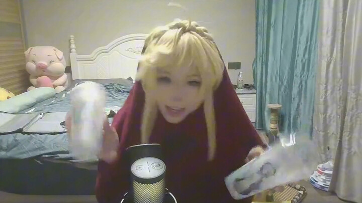 Still the most strict mom in the Land of Light, she played Ultraman for three hours with that unrefi