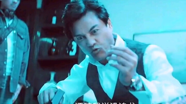 Không hiểu sao, cảm giác phim này cứ nhạt nhòa, tệ tệ. Không biết có phải do đạo diễn hay phần lồng 