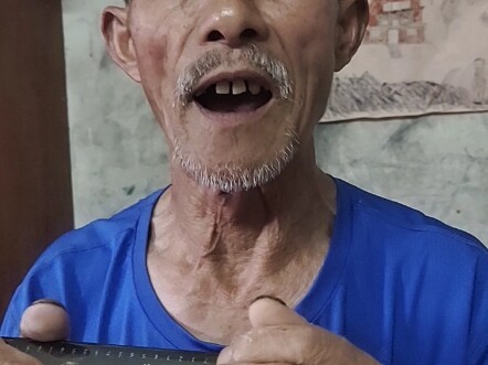 Tolong tetap gunakan bahasa yang santun, jangan di DM ngomong kasar ke kakek saya—kakek saya bisa ba