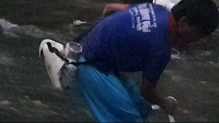 cast netting in Nepal | himalayan trout fishing with handmade cast net |