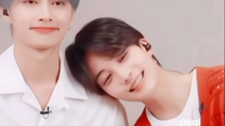 ถู่ถู่เลี้ยงแมวน้อยชื่อจวิ้นไว้ตัวหนึ่ง
