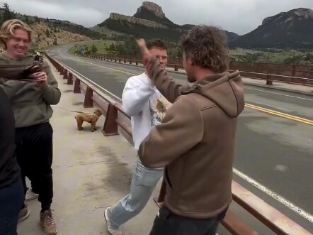 Loạt video về người nước ngoài ít xuất hiện