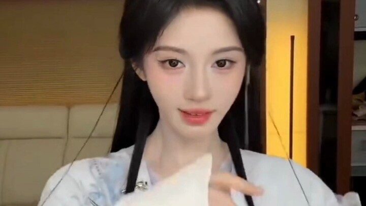 Kompilasi tarian Ju Jingyi (plus tarian gestur) (menampilkan Lu Wuyi dan Adaï); acara ini benar‑bena