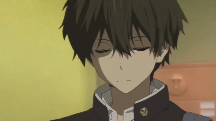 This man occupies half of the anime avatar circle