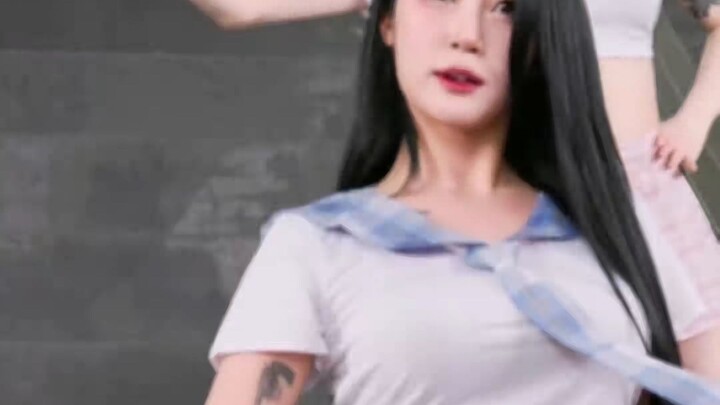 Pumei's Hot Dance Video GirlCrush