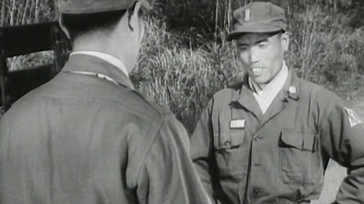 A wonderful clip from the old film "Surprise Attack", where the squad disguised themselves as wounde