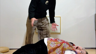 来个舞蹈动作，看着简单，实则“瘫痪”。（哼，m张挺灵活呀，真想打他一顿）#跳舞#挑战#舞蹈基本功 #抽象#夫妻相处之道