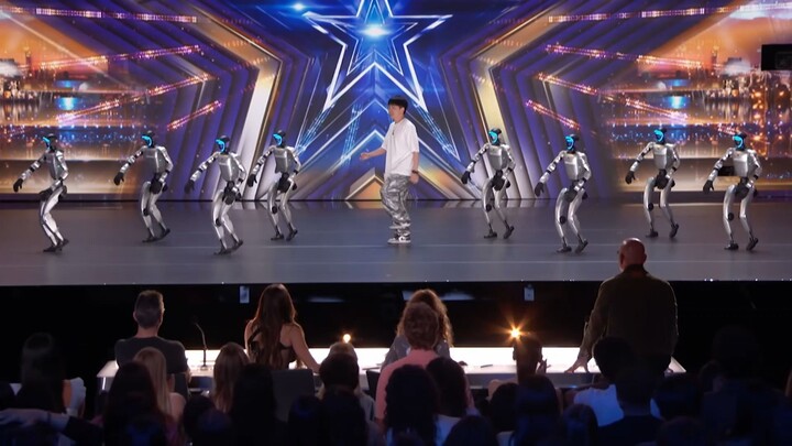 หนุ่มเสฉวนพาหุ่นยนต์จีนกระแทกเวที America’s Got Talent จนลั่น เสน่ห์แห่งการประสานกันอย่างสมบูรณ์แบบร