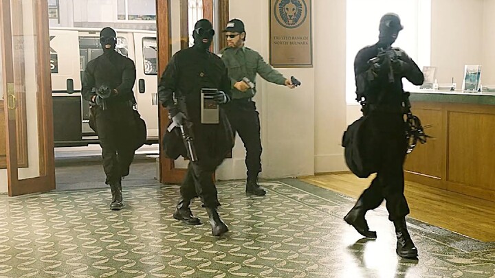 Life can't escape the curse of money; strength and weakness are indistinguishable from good and evil