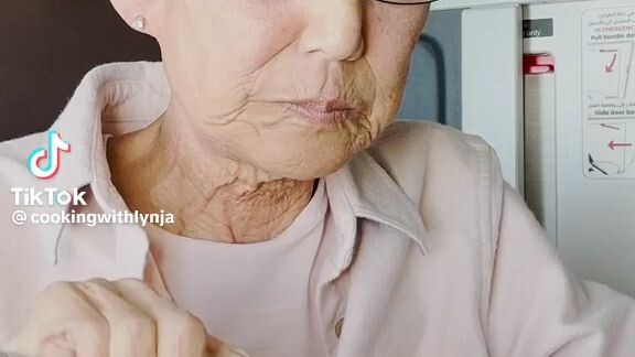 $10.000 Dollar  Airplane Food