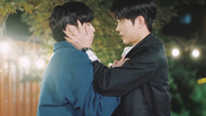 A new drama’s here! The long-suffering junior gets drunk and ends up sharing a bed with the senior? 