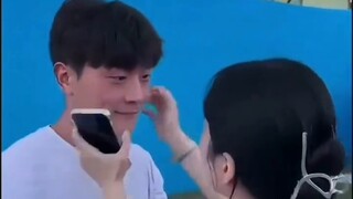 لحظات محرجة من "الموت الاجتماعي"، فقط أريد اختباء في فتحة الأرض #مكان الموت الاجتماعي