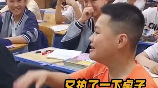此时屏幕前的一位女同学应该不小心把手里的笔折断了#小学生
