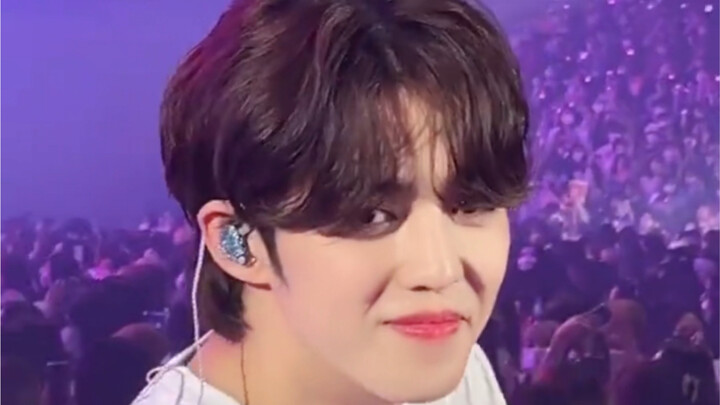 Fan: So handsome! Choi Seungcheol: Me?