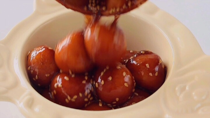 Girls must have a warm bowl of brown sugar glutinous rice during their special time.