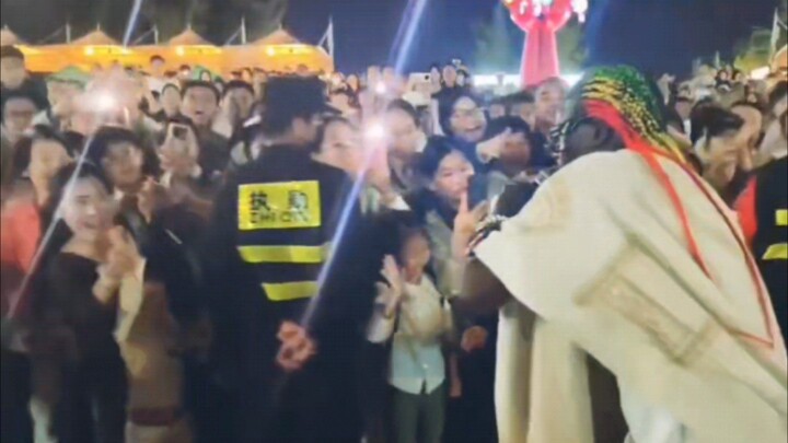 Aboo Afrhipop to China- Ceremonie cloture festival Gannat Zhengzhou 🙌🏿❤️ 🇨🇳