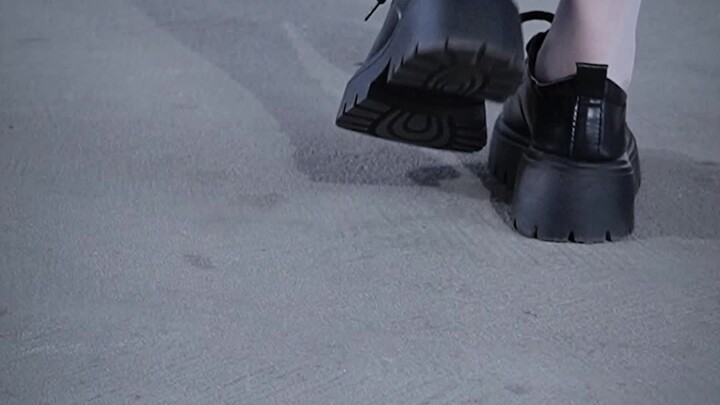 Bạn có phân biệt được hoa hồng và tường vi không? #VănHọcThếThân