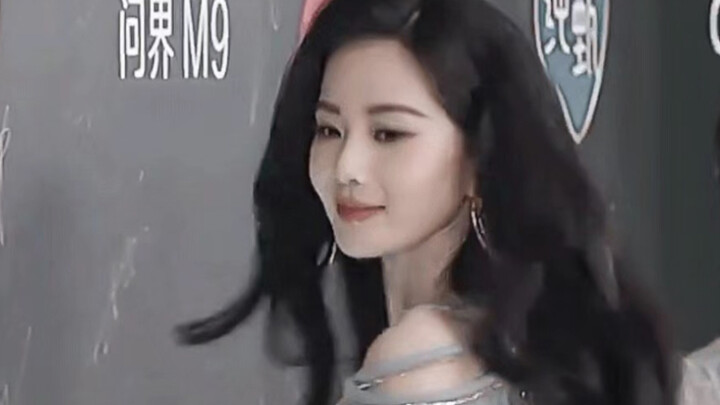 Help! She is so beautiful at Weibo Night tonight! She seems to have returned from Ren Ruyi to the li