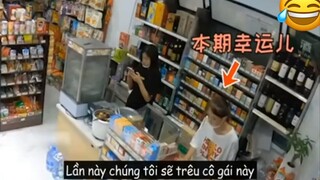 Troll kiểu tụt quần😆