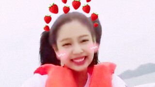 Jennie covers Blushing Puberty (Give You the Universe)! So sweet! I want to hear the full song, baby